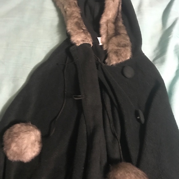 Poncho - Picture 3 of 3